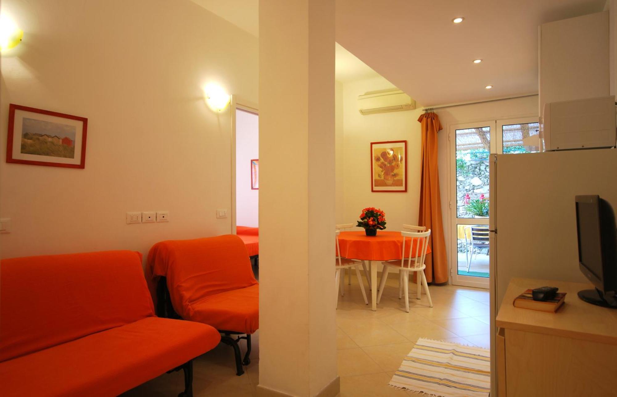 Apart-hotel Glicini 2*