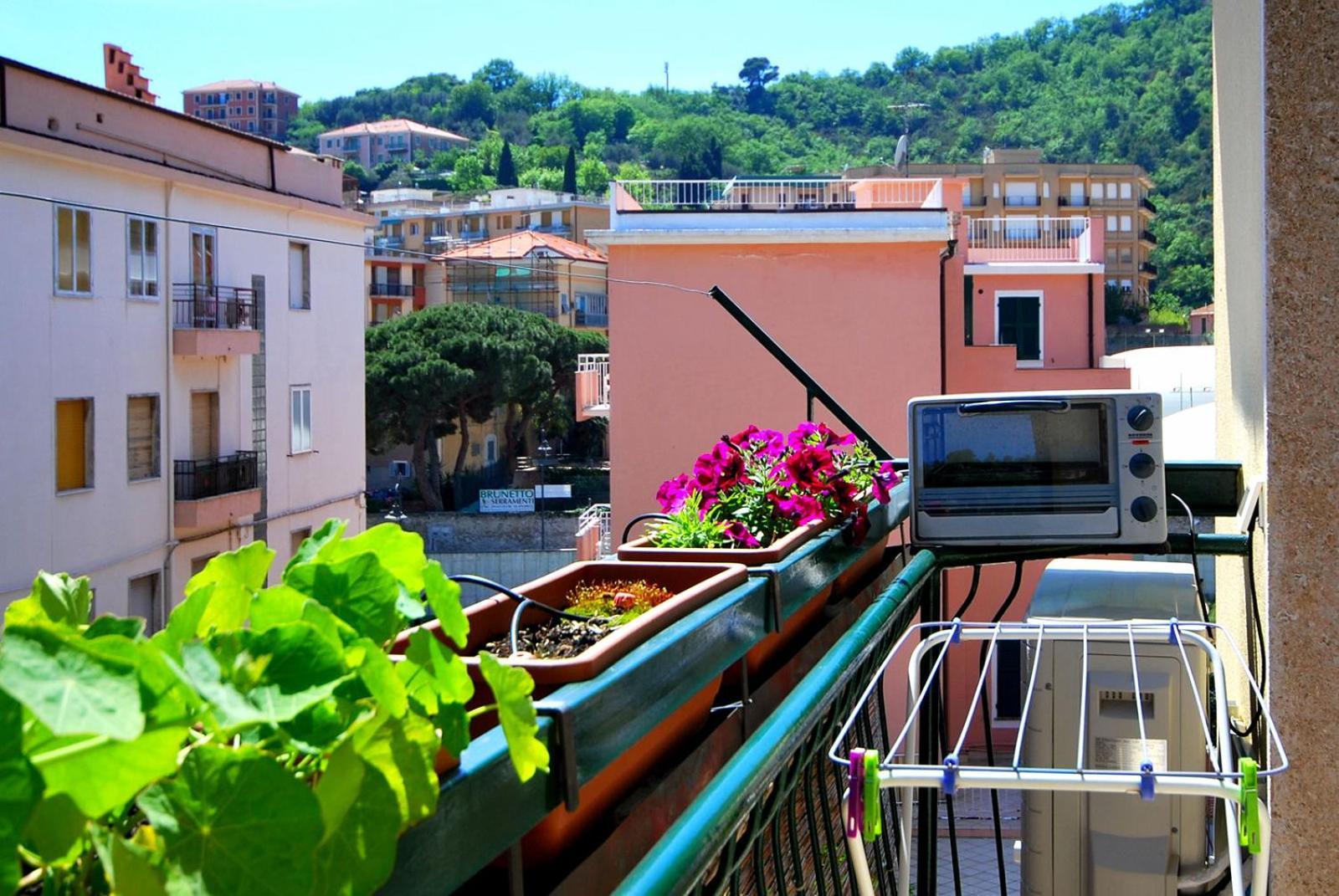 Glicini Finale Ligure